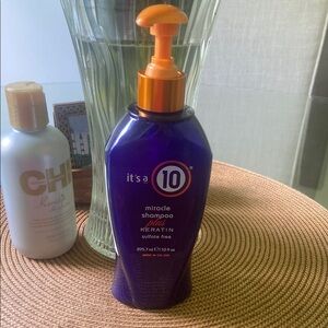 It's a 10 Miracle Shampoo Plus Keratin - Vibrant Purple and Orange